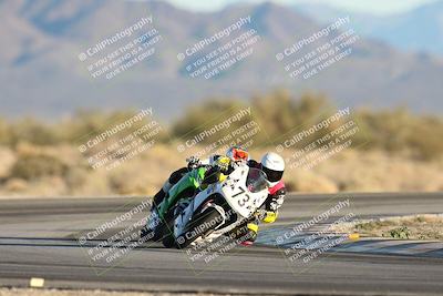 media/Dec-07-2025-CVMA (Sun) [[3e7d2de5dc]]/Race 18-Formula Twins-Formula 40 UL/